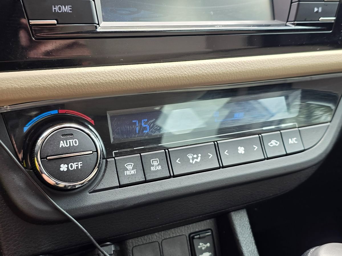 Used 2016 Toyota Corolla LE FWD image 33