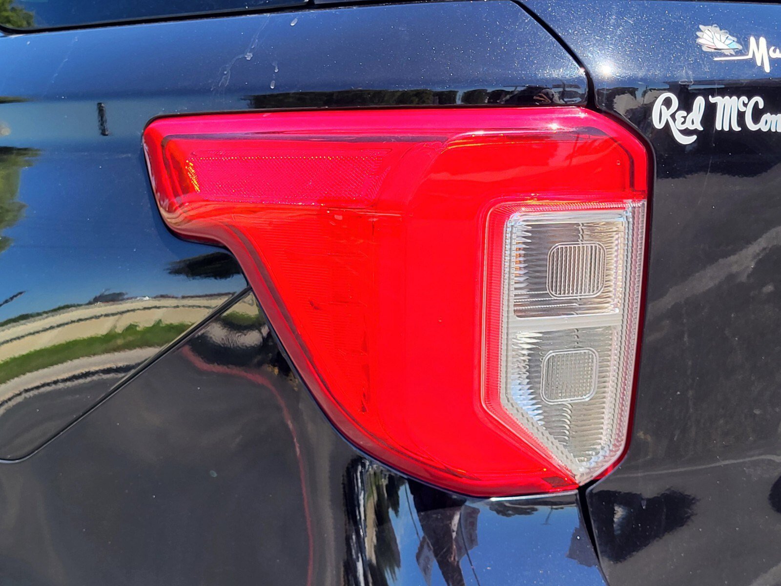 Used 2022 Ford Explorer XLT w/ Equipment Group 202A AWD/4WD image 10