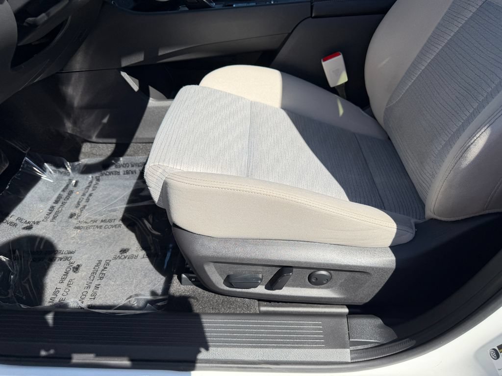 Used 2023 Nissan Rogue SV FWD image 15