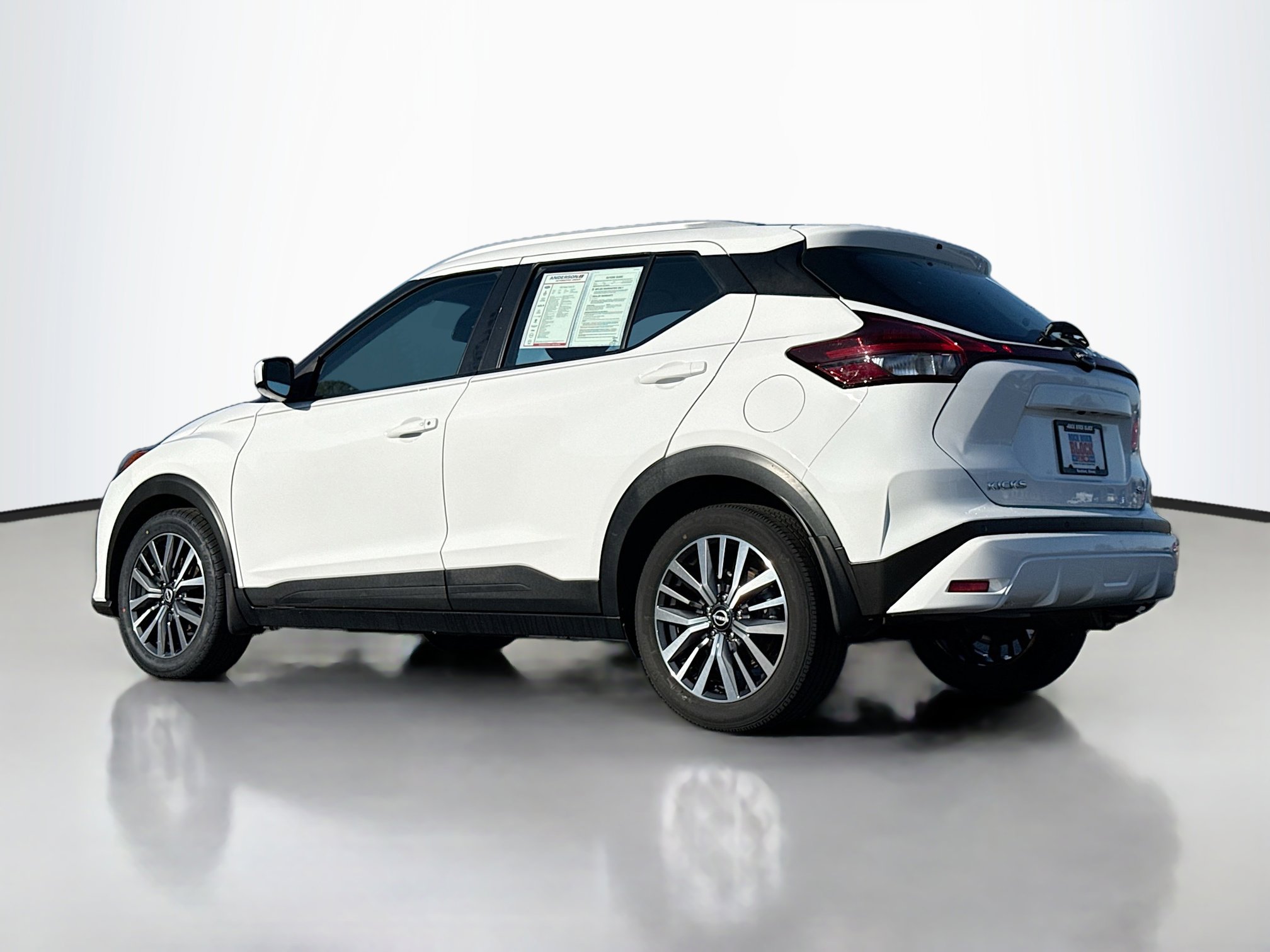 Used 2022 Nissan Kicks SV image 15