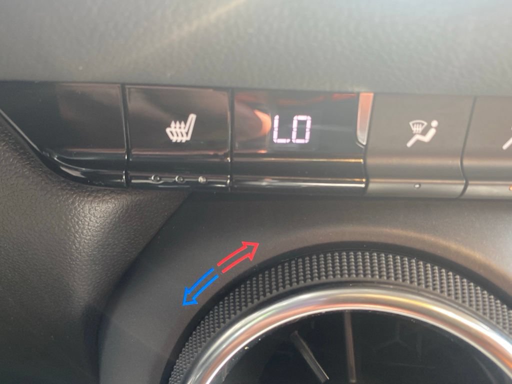 Used 2025 Chevrolet Blazer LT AWD/4WD image 30