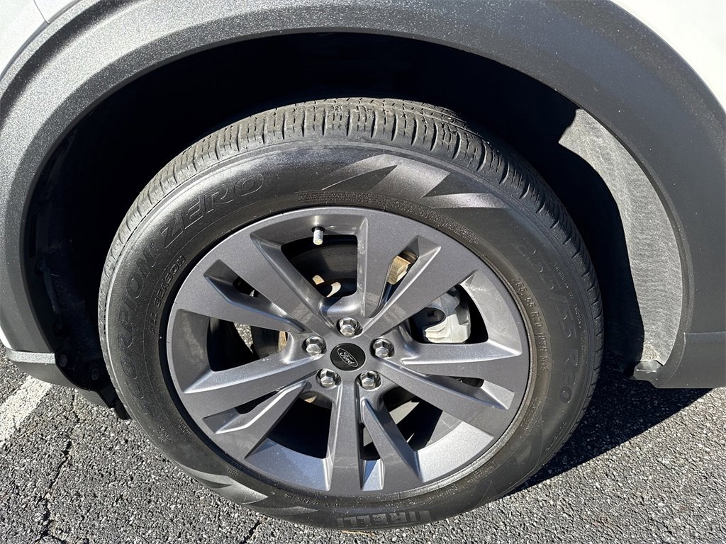 Used 2022 Ford Explorer XLT w/ Equipment Group 202A image 11