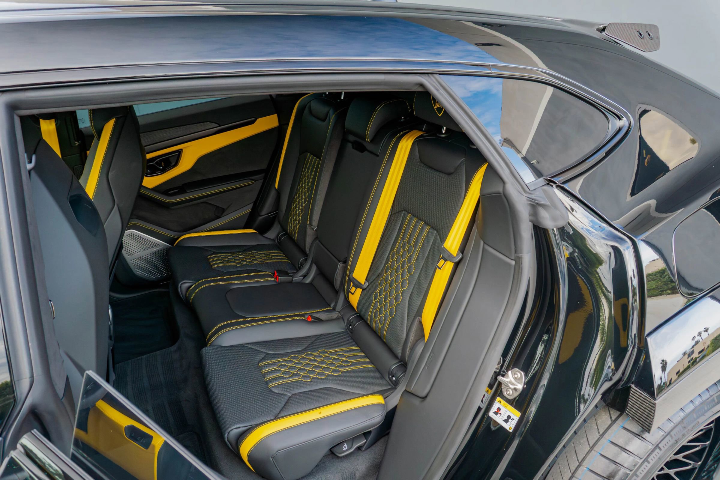 Used 2025 Lamborghini Urus SE image 58
