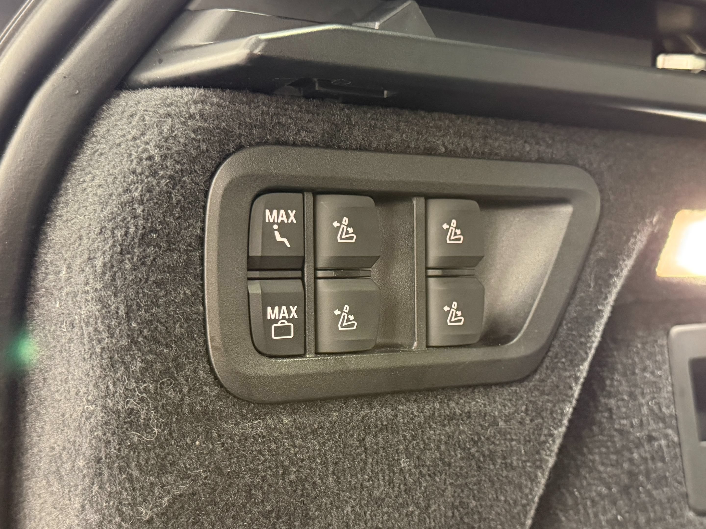 Used 2024 BMW X7 M60i AWD/4WD image 47