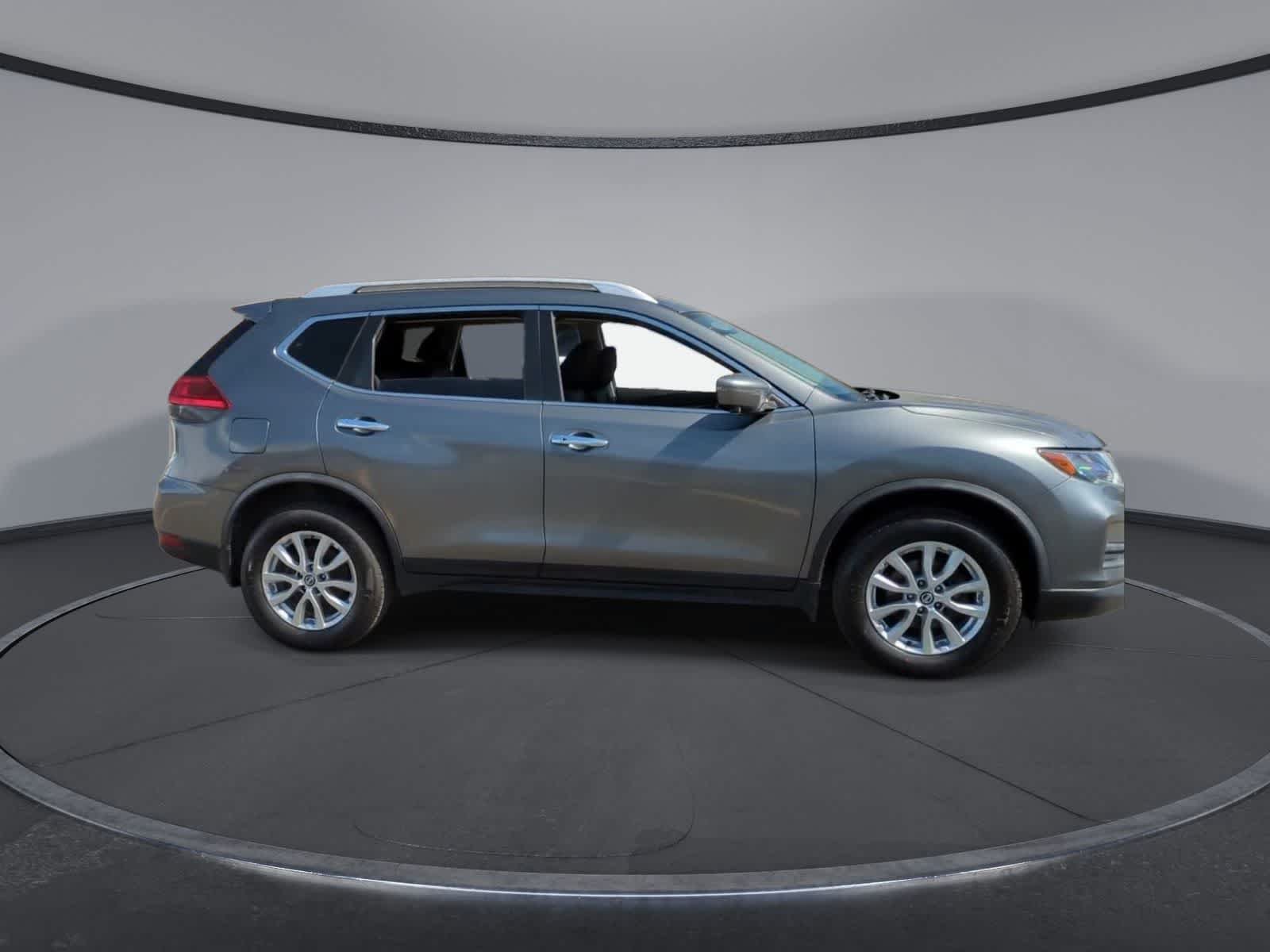 Used 2017 Nissan Rogue SV w/ SV Premium Package AWD/4WD image 9