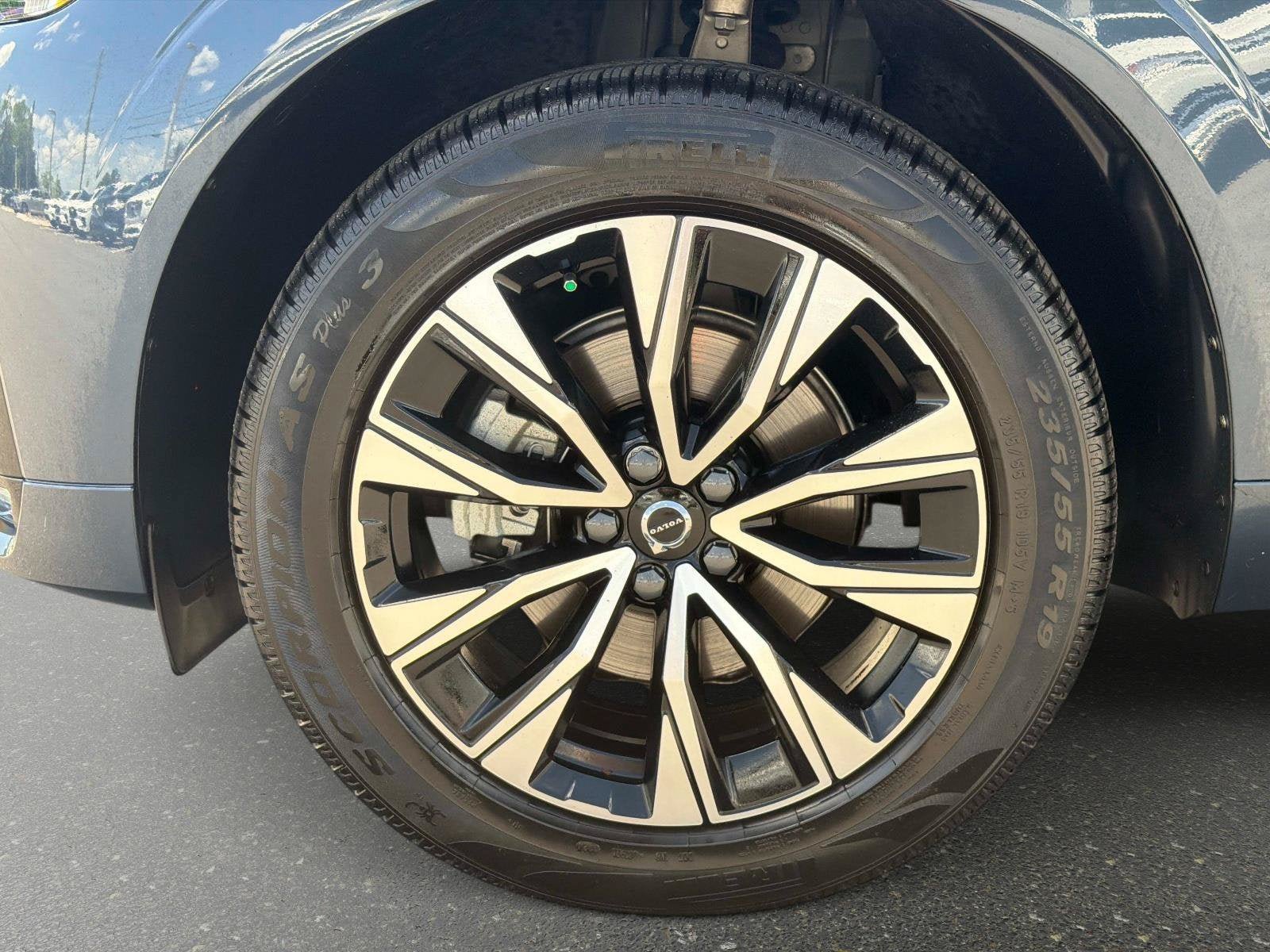 Certified 2024 Volvo XC60 B5 Core w/ Protection Package Premier AWD/4WD image 10