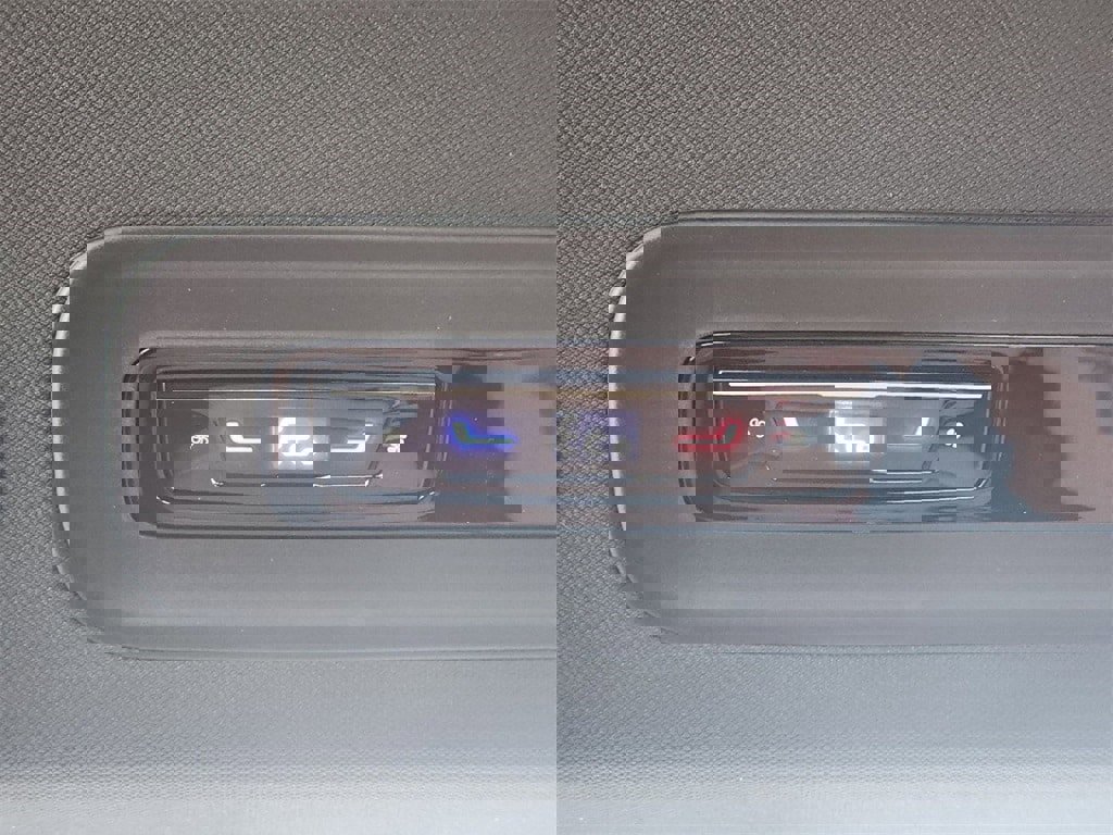 New 2025 Volkswagen ID. Buzz Pro S image 29