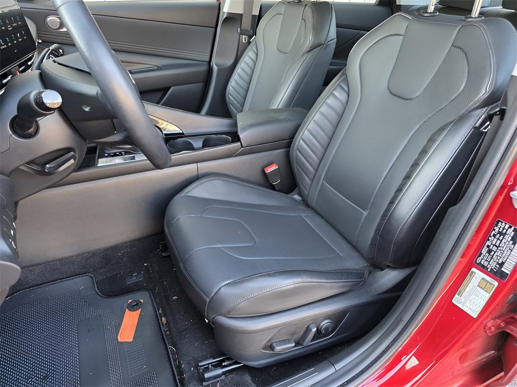 Used 2023 Hyundai Elantra Limited image 20