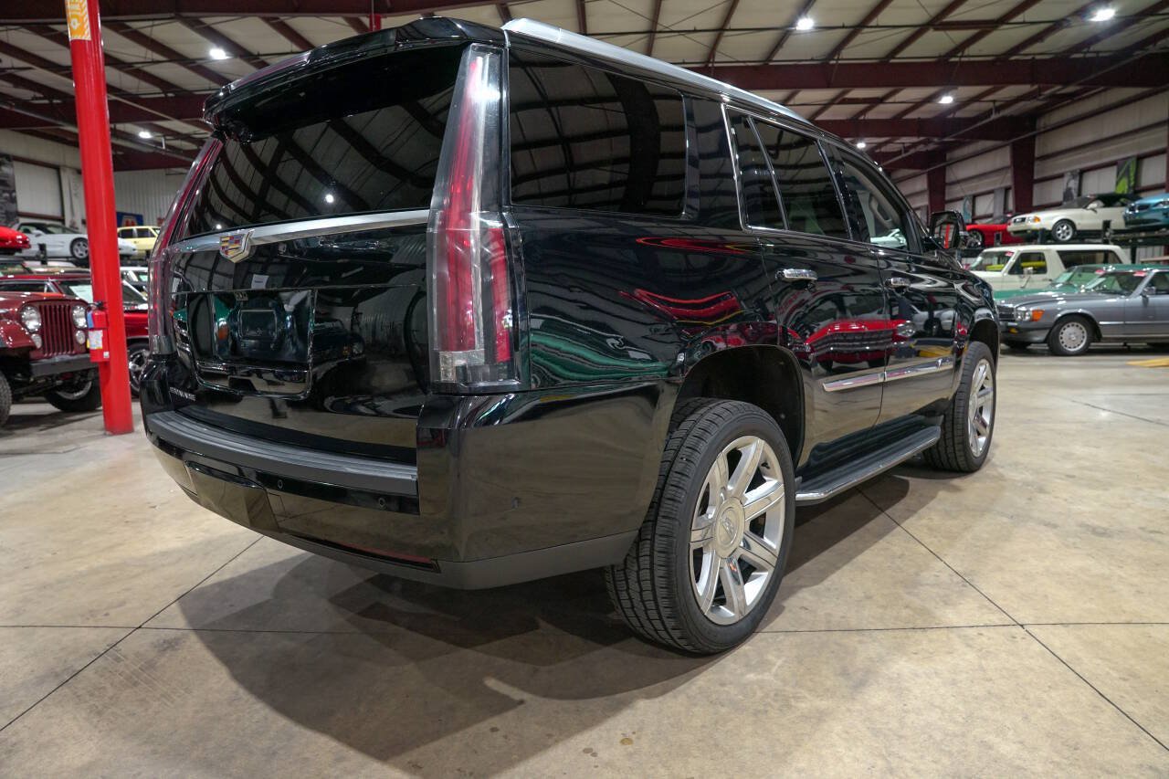 Used 2017 Cadillac Escalade Luxury AWD/4WD image 8