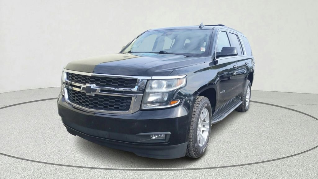 Used 2018 Chevrolet Tahoe LT w/ Luxury Package RWD image 3