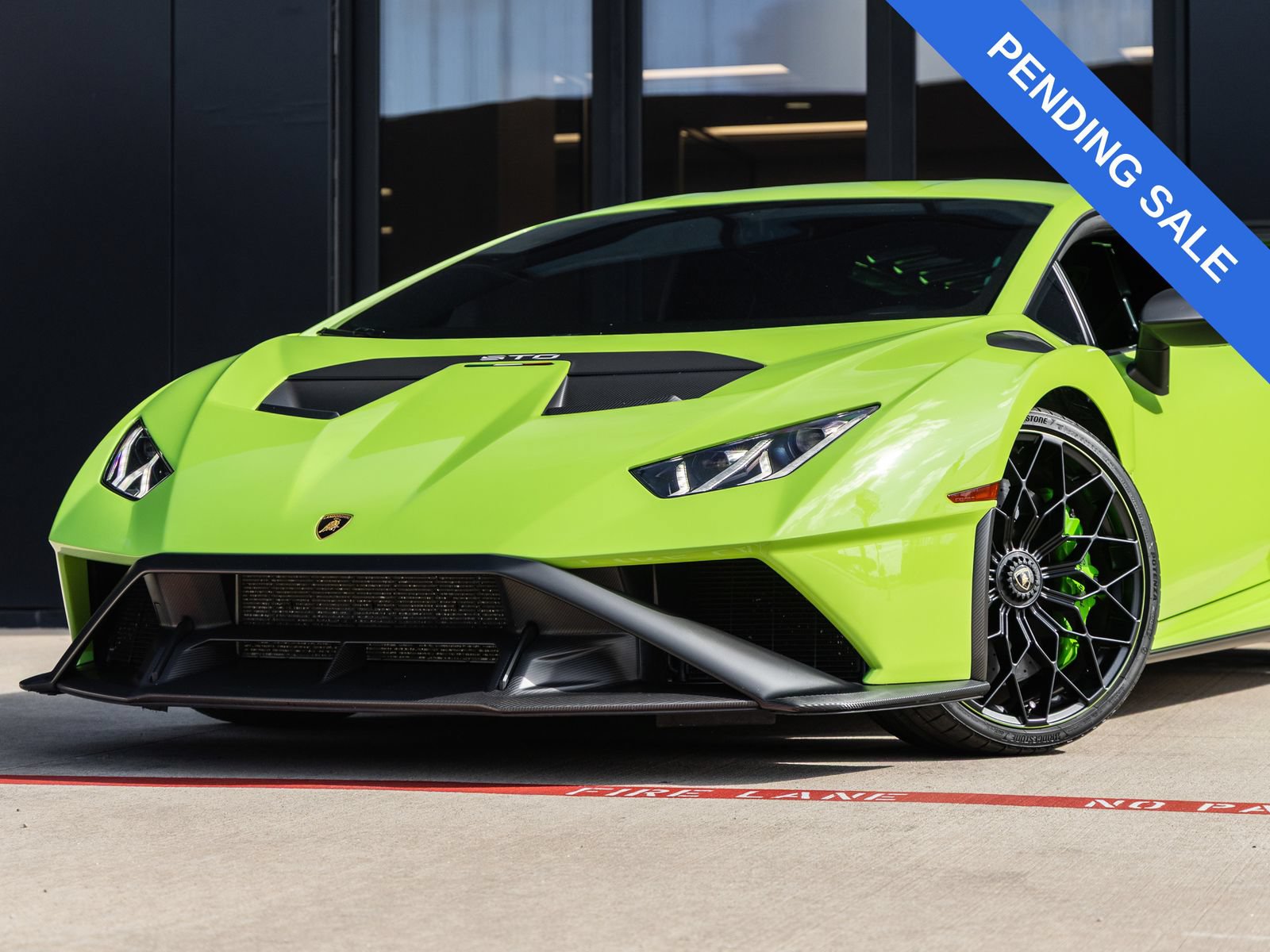 Used 2023 Lamborghini Huracan STO RWD image 3