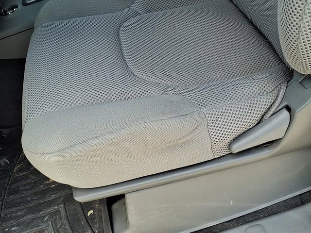 Used 2021 Nissan Frontier SV w/ Midnight Edition Floor Mats image 4