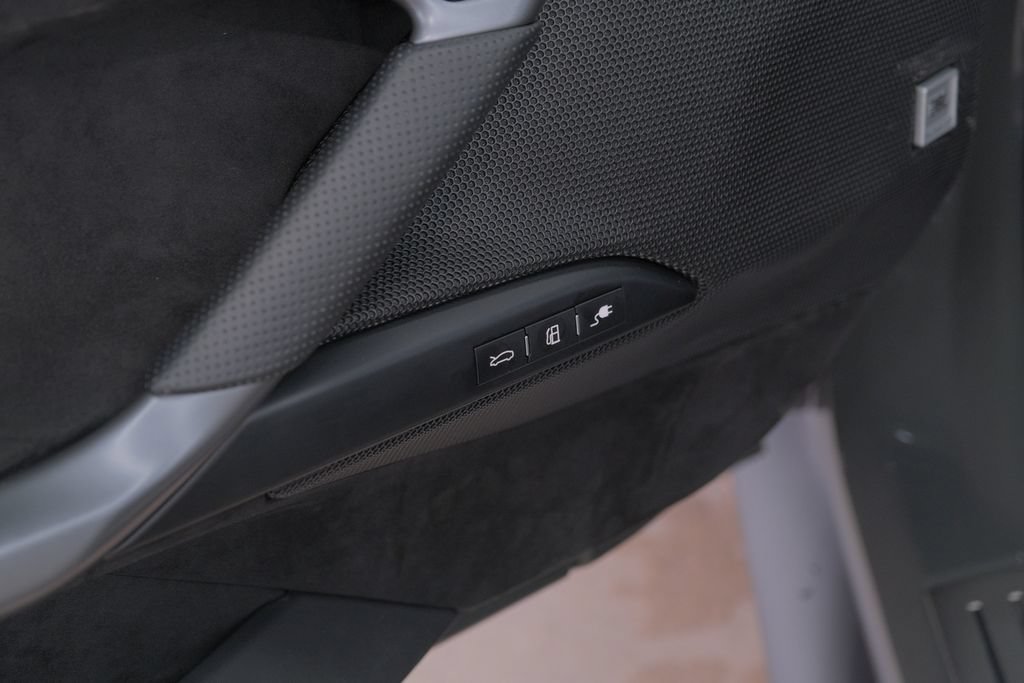 Used 2023 Ferrari 296 GTS RWD image 8