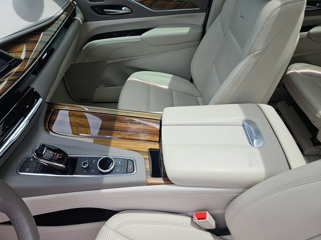 Used 2022 Cadillac Escalade ESV Premium Luxury Platinum w/ LPO, Radiant Package AWD/4WD image 27