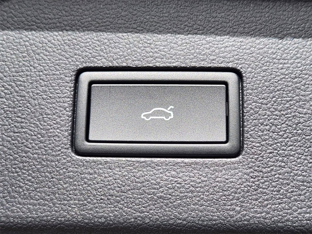 New 2026 Volkswagen Atlas SEL Premium R-Line image 24