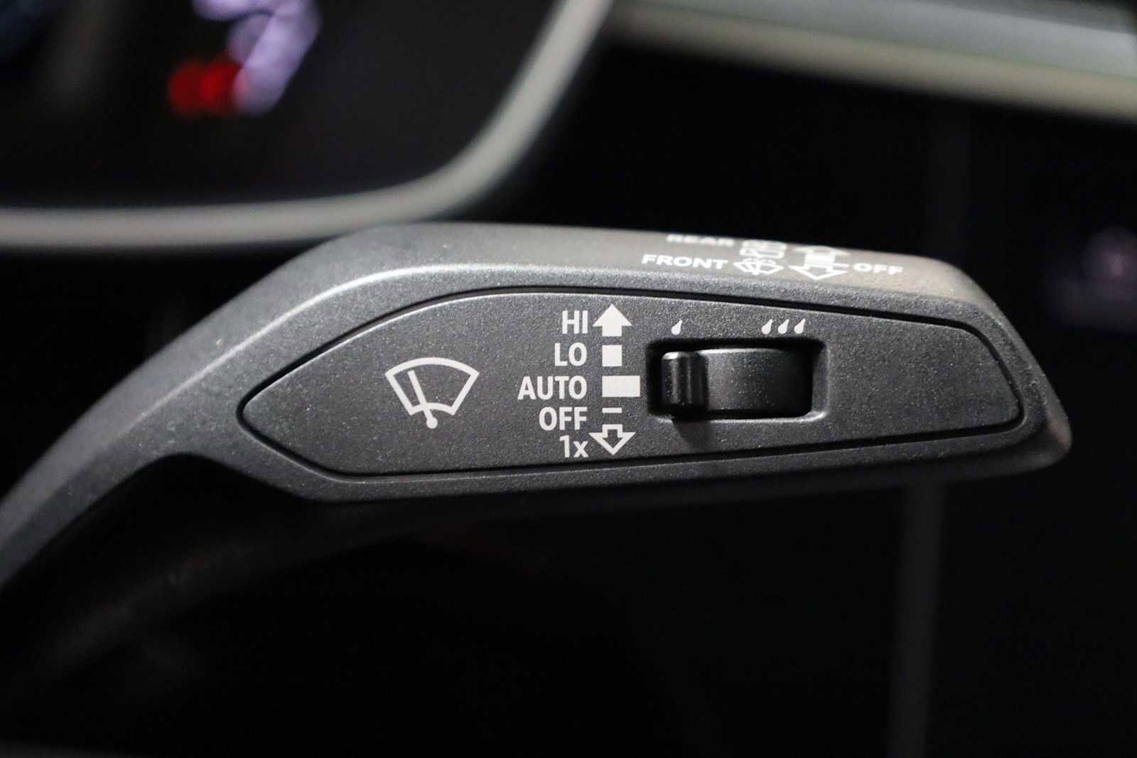 Certified 2025 Audi Q3 2.0T Premium w/ Black Optic Sport Package image 27