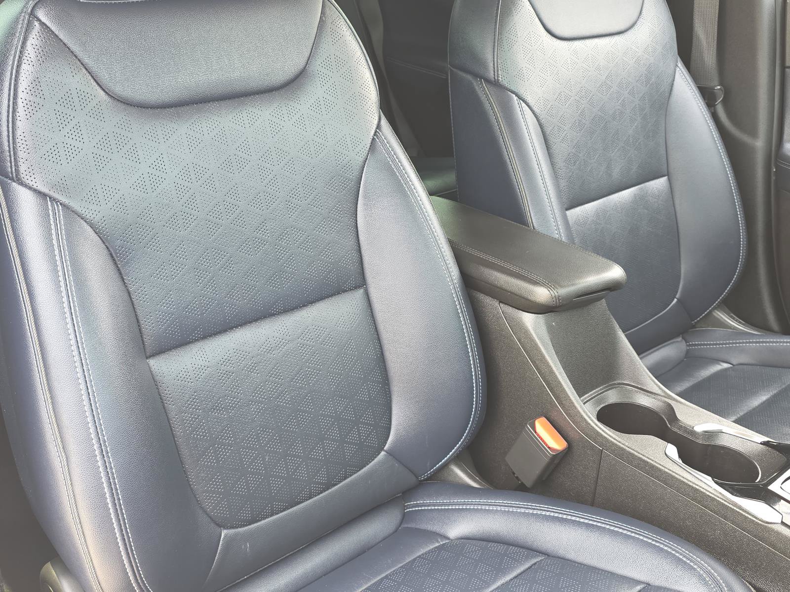 Used 2023 Chevrolet Bolt EUV Premier w/ Sun & Sound Package FWD image 16