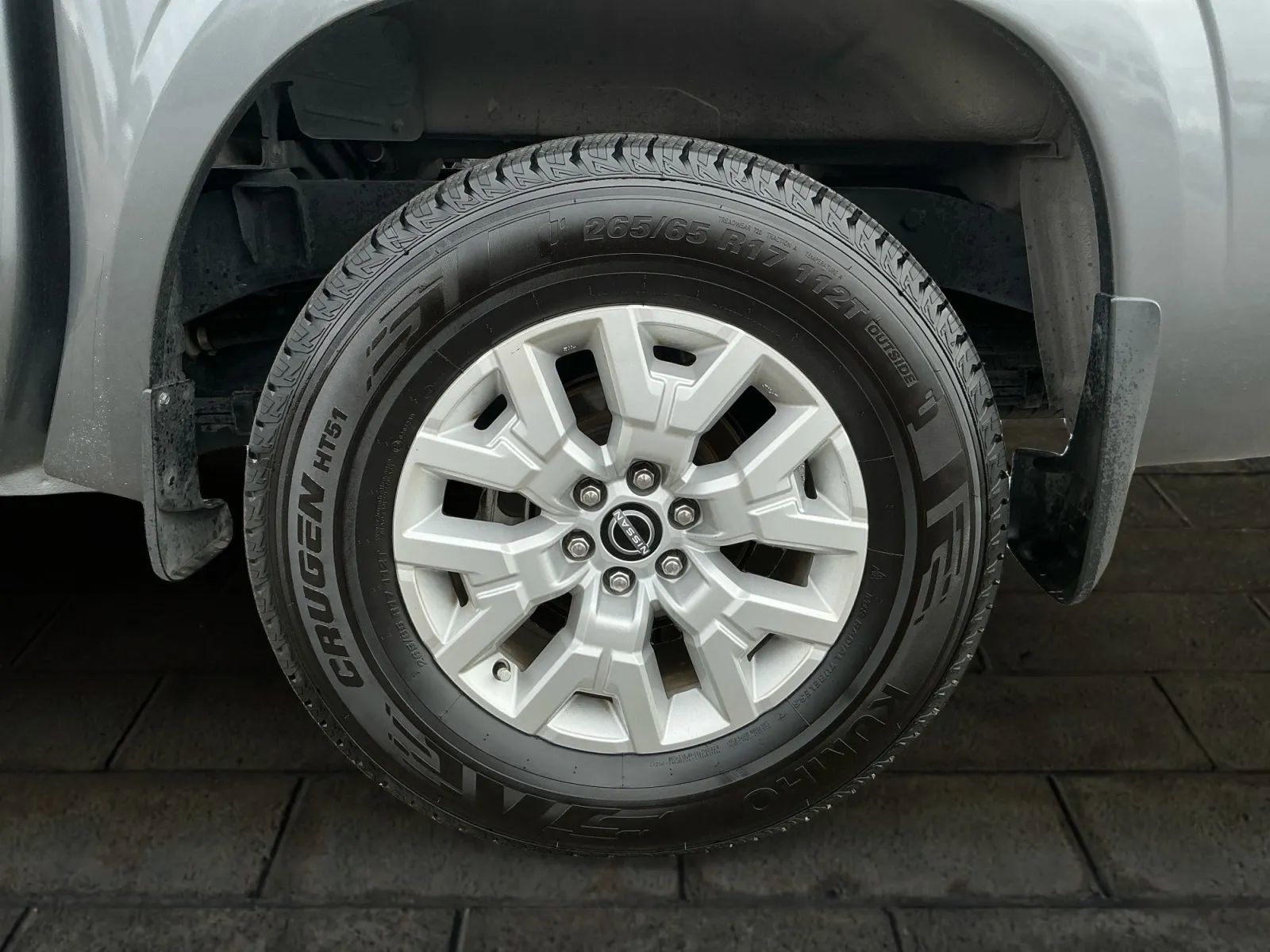 Used 2022 Nissan Frontier SV w/ Technology Package image 9