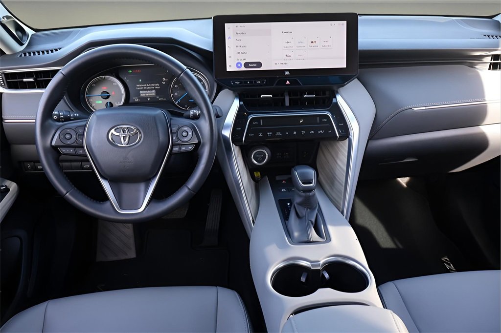Certified 2024 Toyota Venza XLE image 11