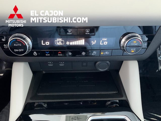 New 2025 Mitsubishi Outlander SEL image 19