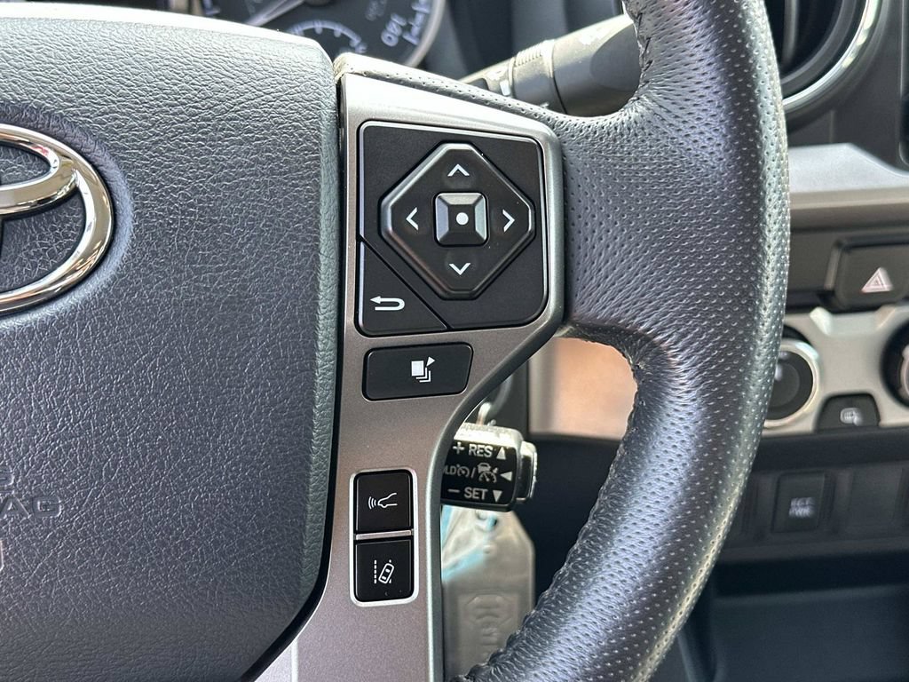 Used 2020 Toyota Tacoma SR5 AWD/4WD image 20