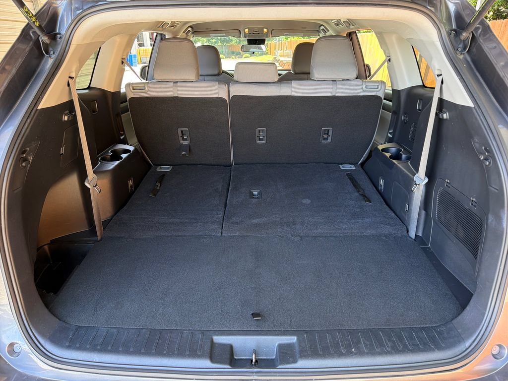 Used 2023 Toyota Highlander L FWD image 36