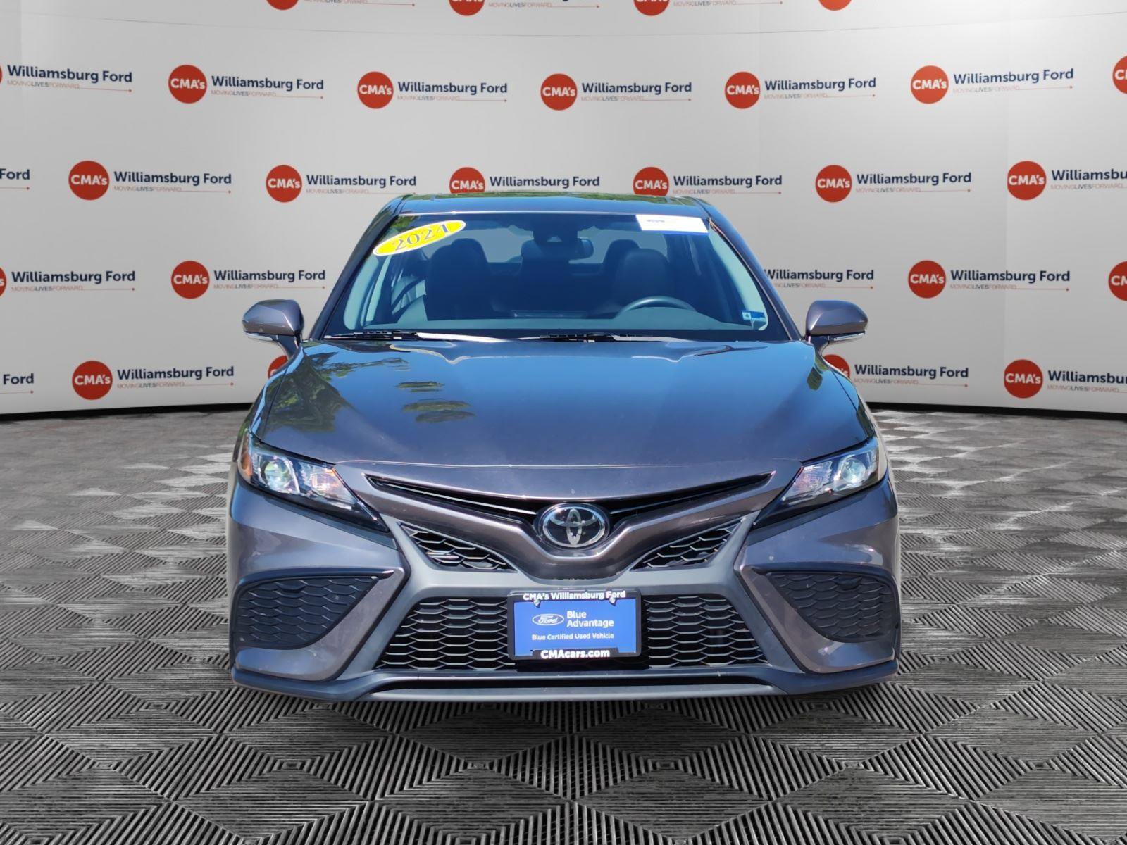 Used 2024 Toyota Camry SE w/ Cold Weather Package FWD image 8