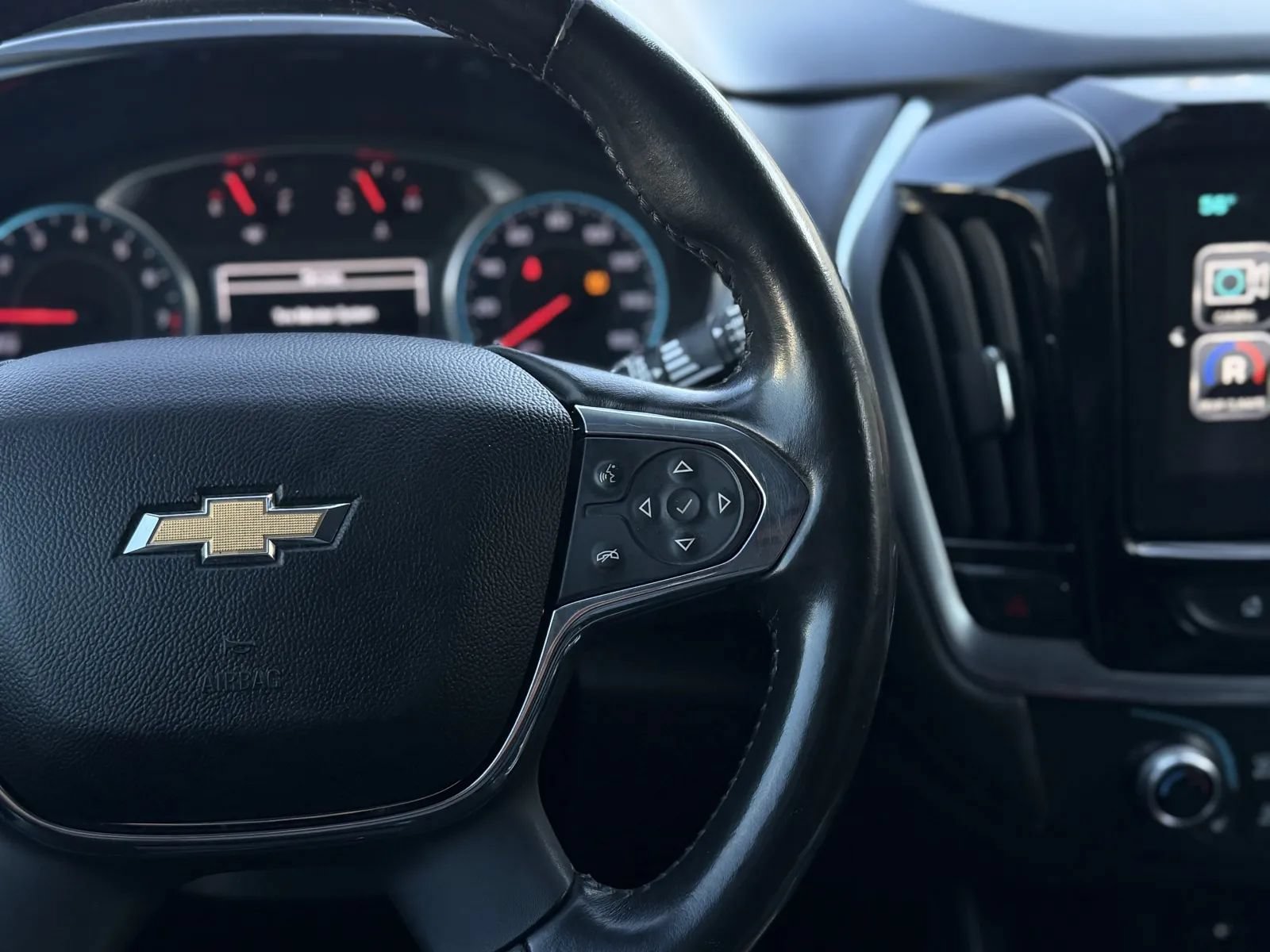 Used 2019 Chevrolet Traverse LT w/ LT Premium Package AWD/4WD image 26