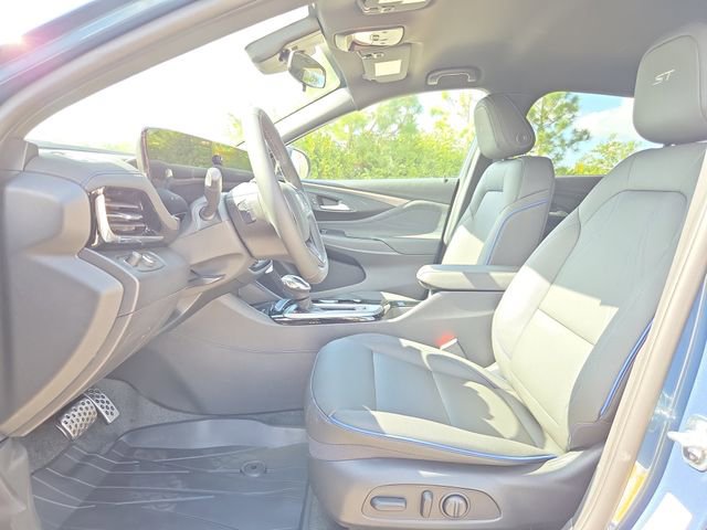 New 2026 Buick Envista Sport Touring w/ Convenience I Package FWD image 16