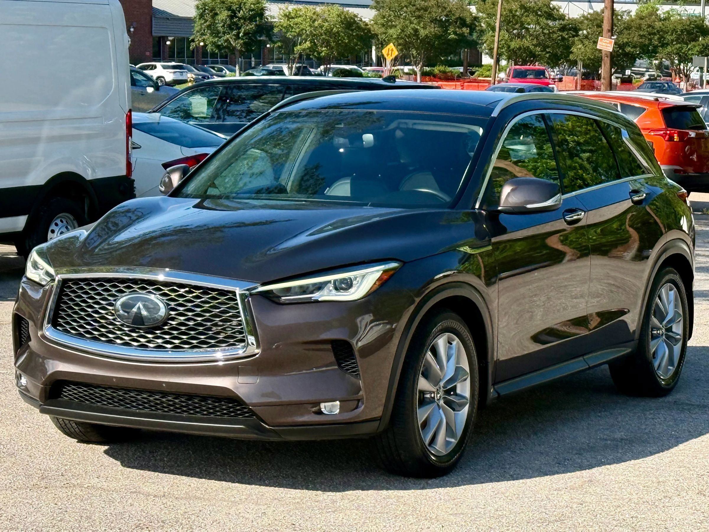 Used 2019 INFINITI QX50 Luxe w/ Cargo Package AWD/4WD image 2