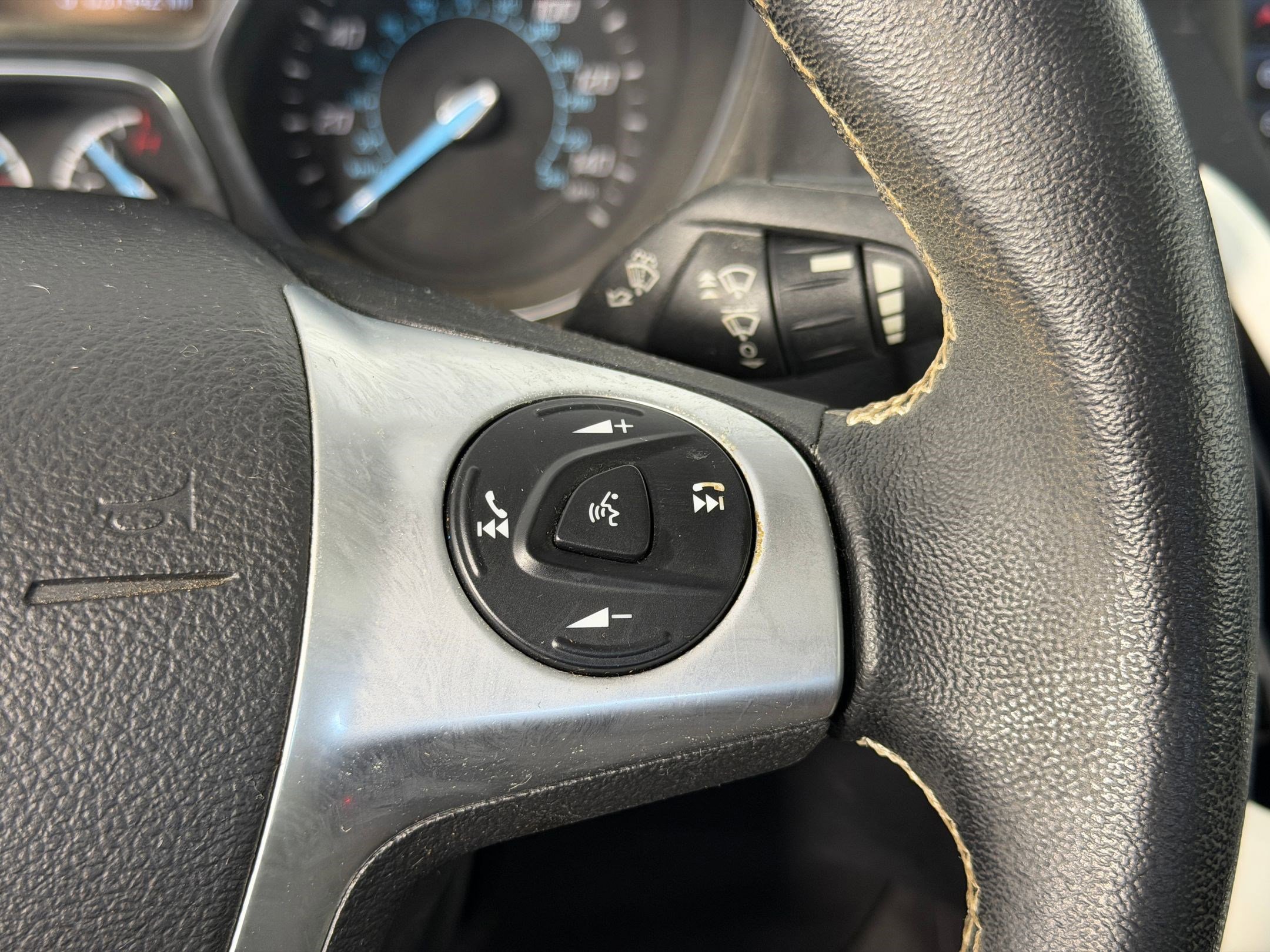 Used 2014 Ford Focus Titanium FWD image 24