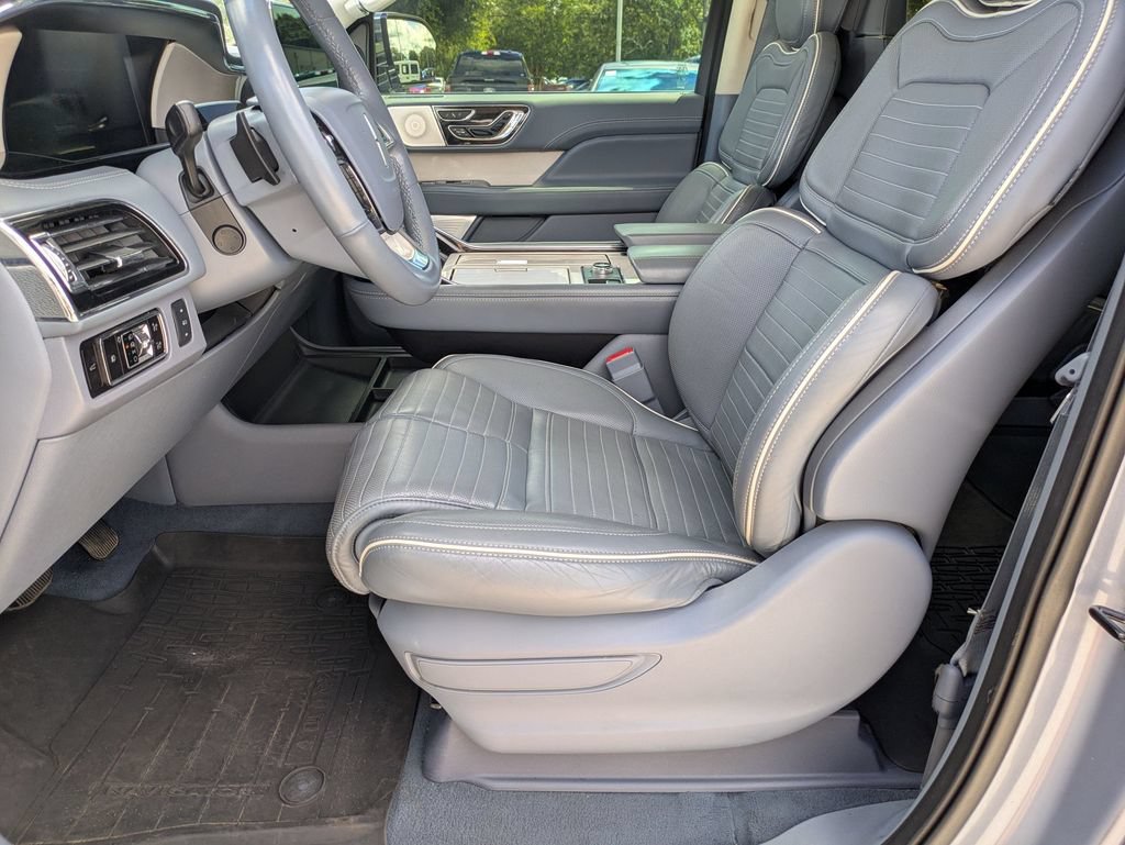 Used 2023 Lincoln Navigator L Black Label AWD/4WD image 12