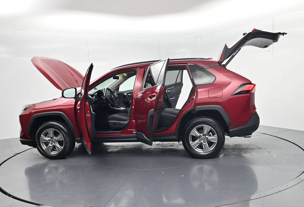Used 2025 Toyota RAV4 XLE AWD/4WD image 67
