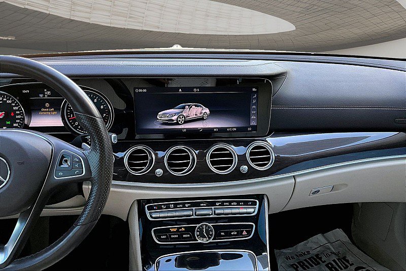 Used 2017 Mercedes-Benz E 300 image 19