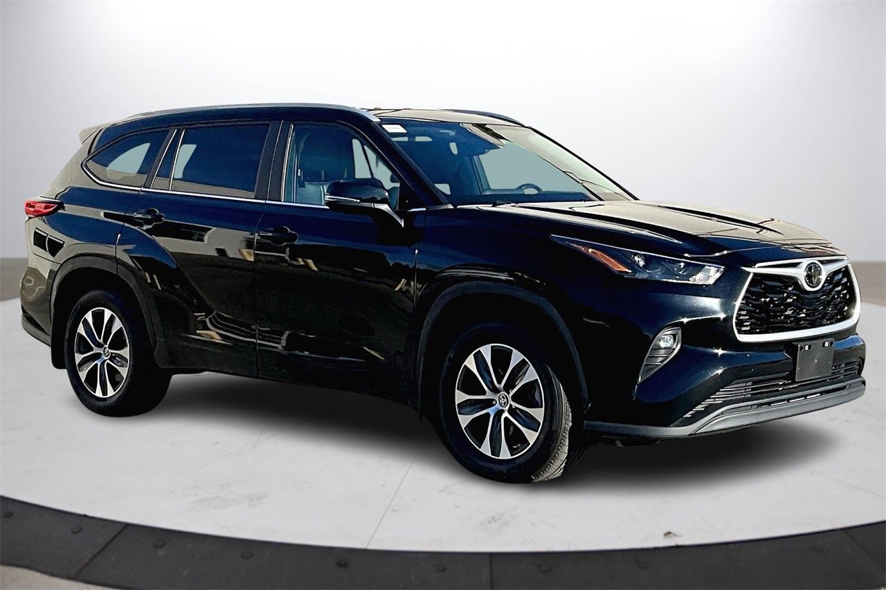 Used 2023 Toyota Highlander XLE