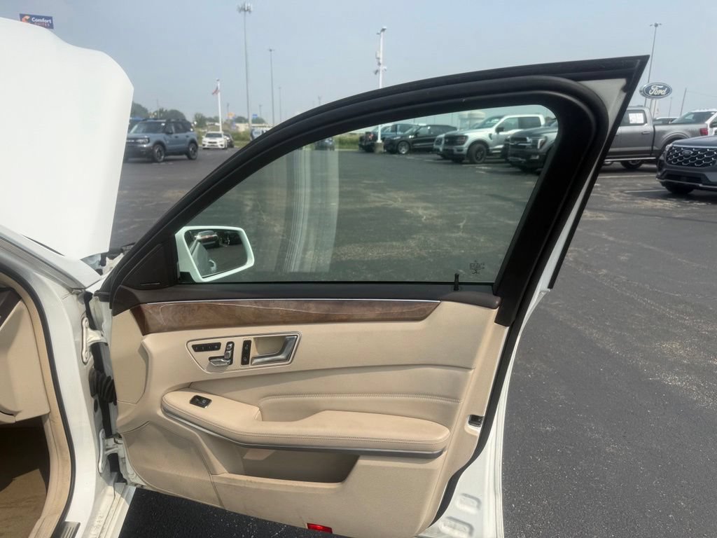 Used 2014 Mercedes-Benz E 350 4MATIC Sedan image 53