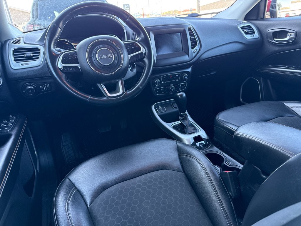 Used 2019 Jeep Compass Latitude w/ Popular Equipment Group FWD image 11