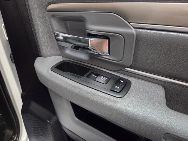 Used 2018 RAM 3500 SLT w/ Cold Weather Group image 38