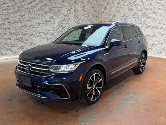 Used 2022 Volkswagen Tiguan SEL R-Line AWD/4WD image 2