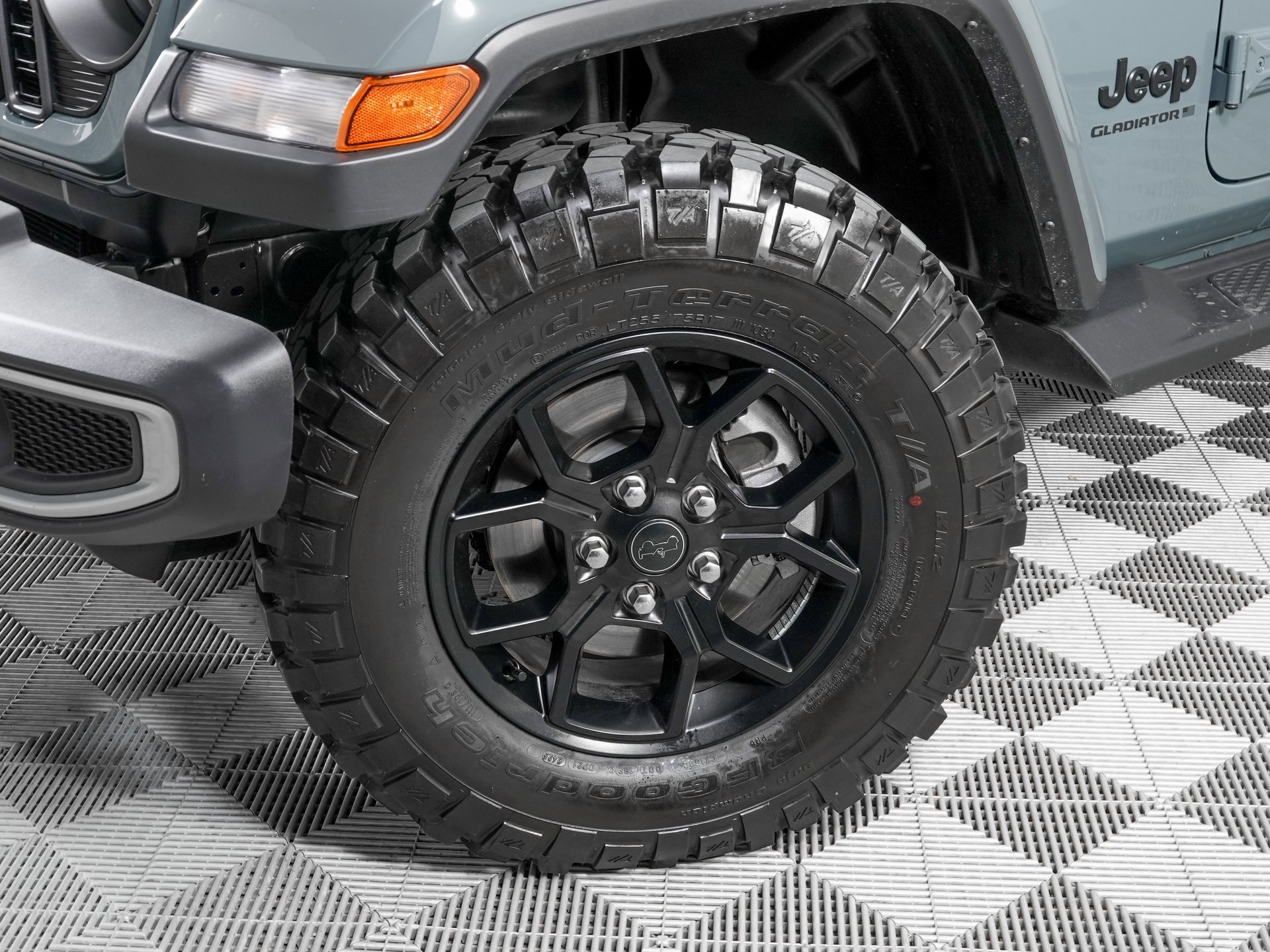 Used 2025 Jeep Gladiator Sport image 28