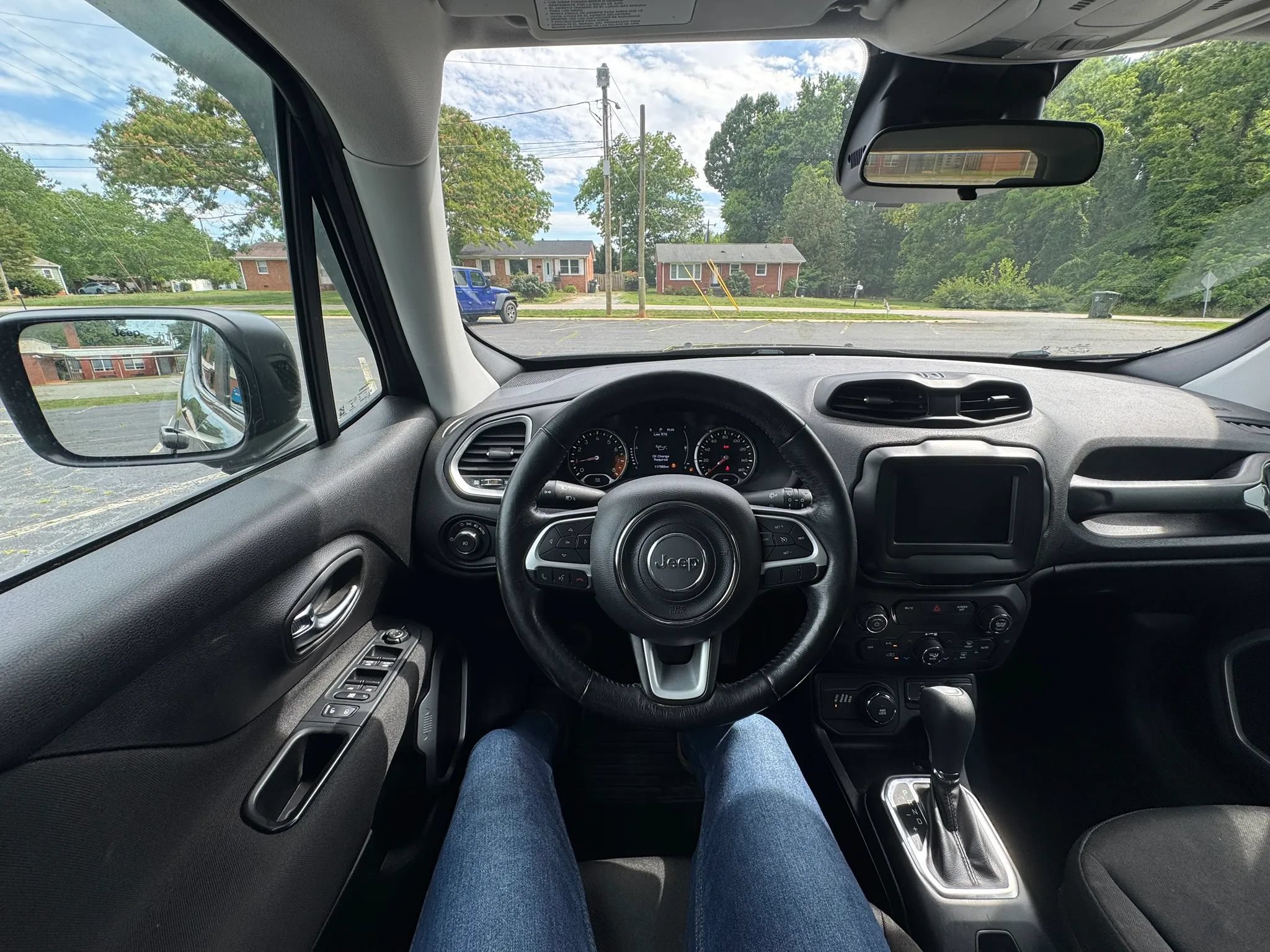 Used 2018 Jeep Renegade Latitude w/ Cold Weather Group AWD/4WD image 23