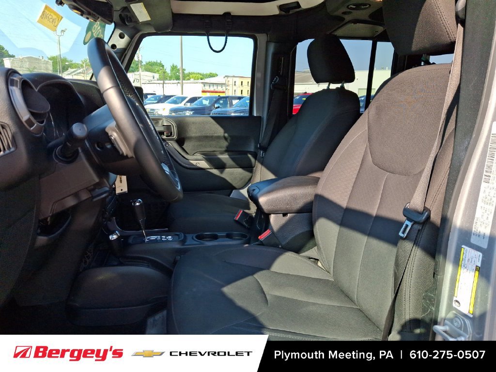 Used 2018 Jeep Wrangler Unlimited Sport S AWD/4WD image 16