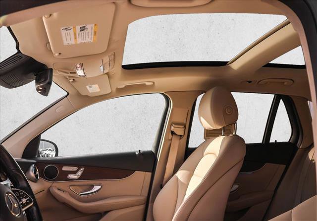 Used 2022 Mercedes-Benz GLC 300 4MATIC image 23