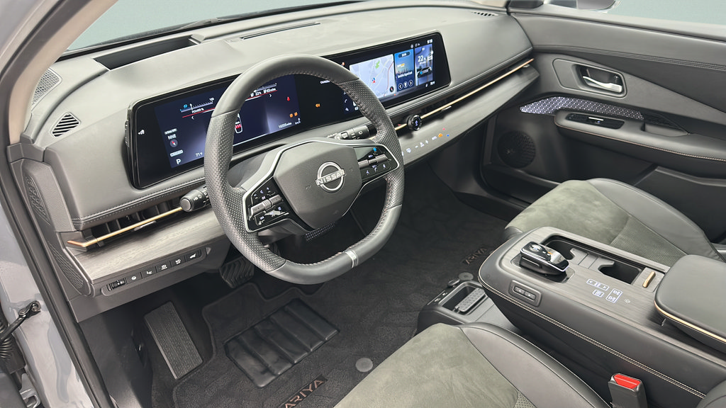 Used 2024 Nissan Ariya AWD image 12