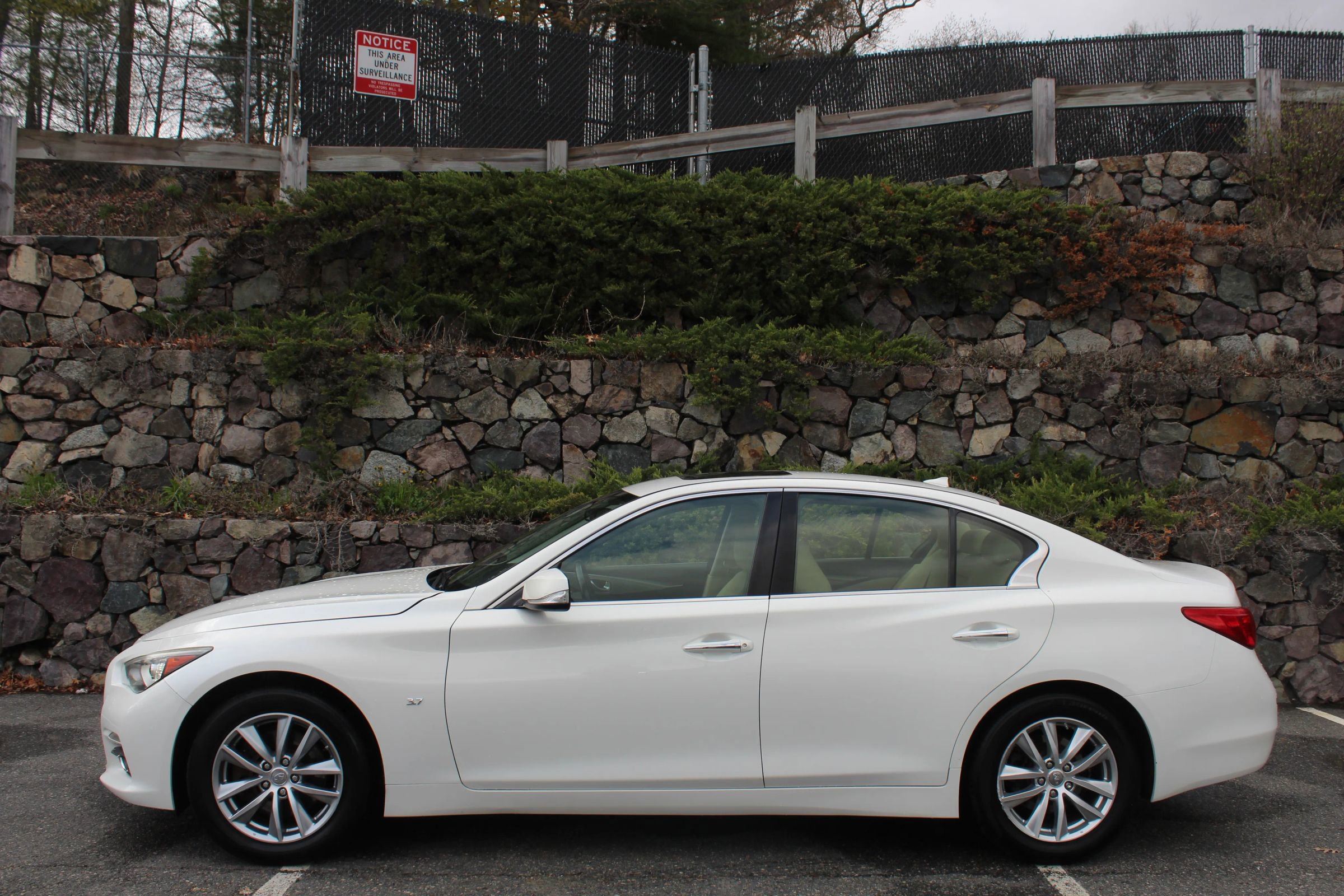 Used 2015 INFINITI Q50 Premium w/ Navigation Package AWD/4WD image 6