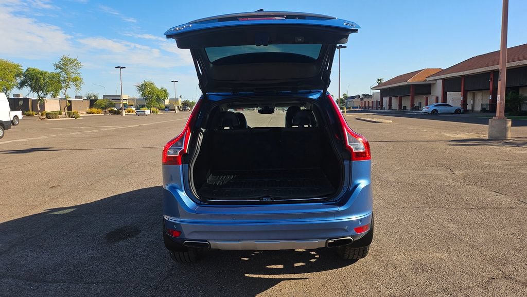 Used 2017 Volvo XC60 T6 Inscription w/ Climate Package AWD/4WD image 13