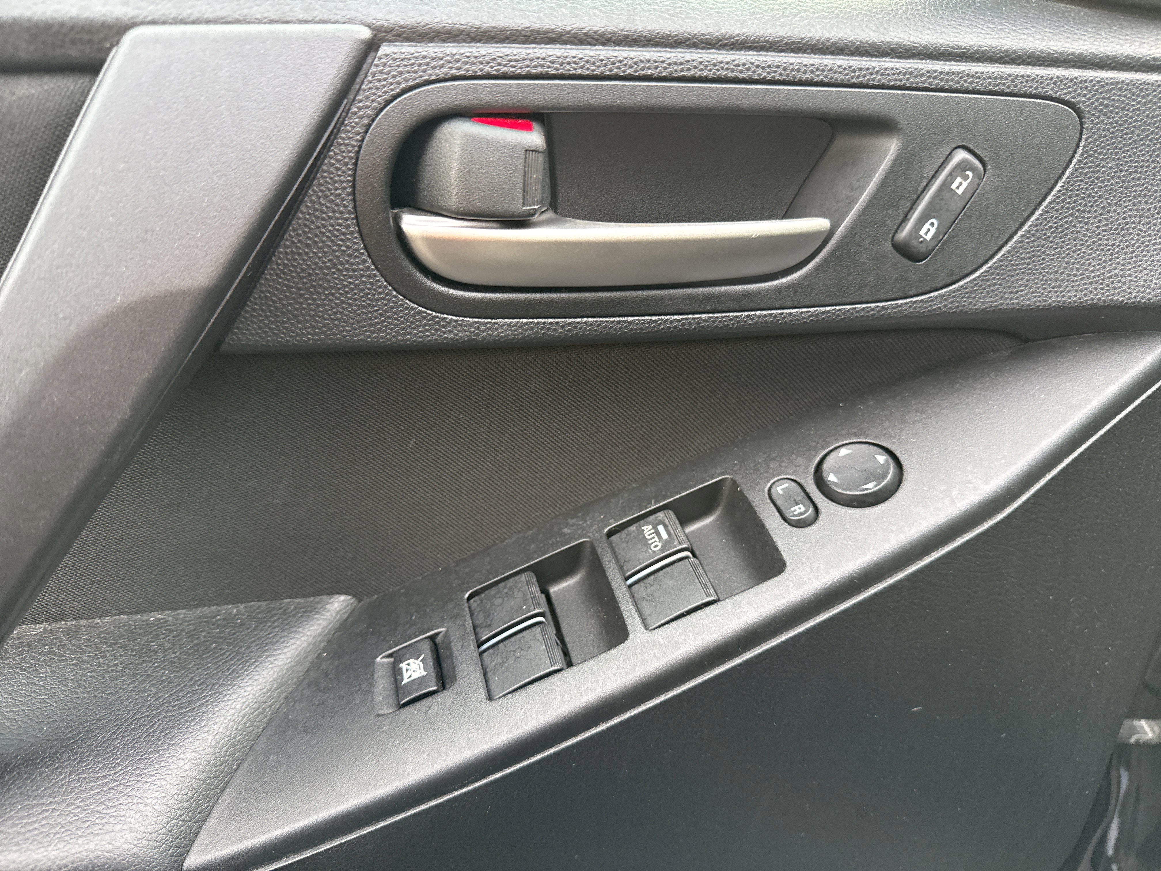 Used 2012 MAZDA MAZDA3 i Touring FWD image 6