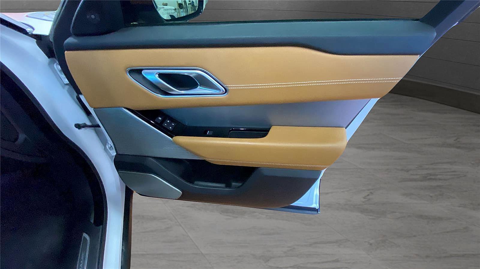 Used 2021 Land Rover Range Rover Velar R-Dynamic HSE image 17