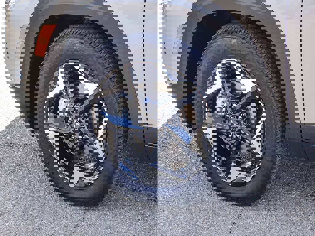 Used 2025 Kia Seltos EX FWD image 9