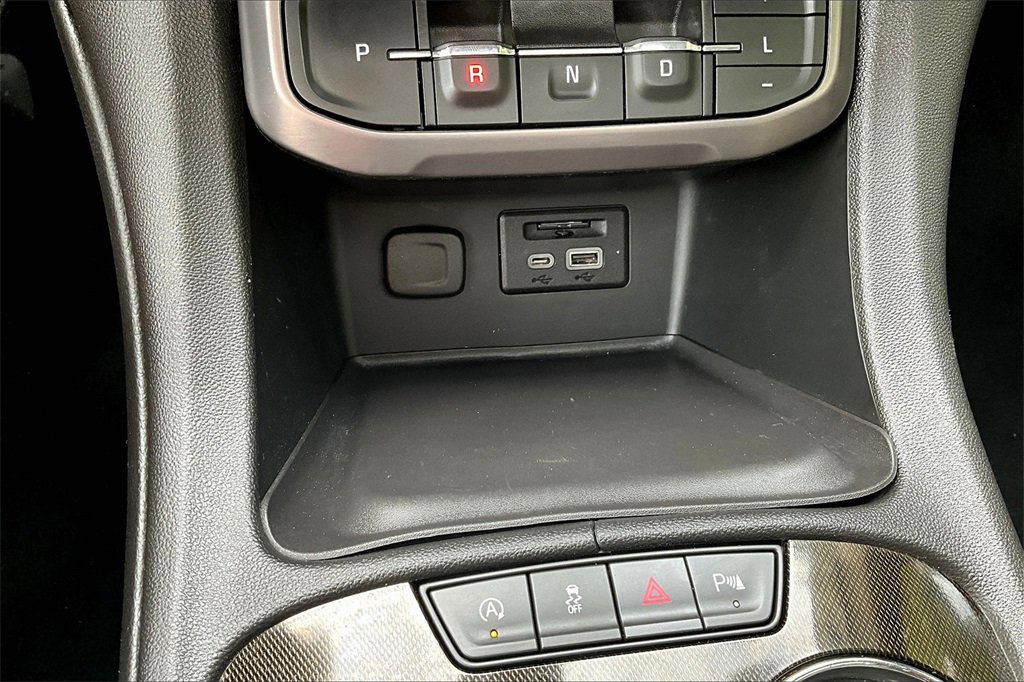 Used 2021 GMC Acadia AT4 w/ Technology Package image 15